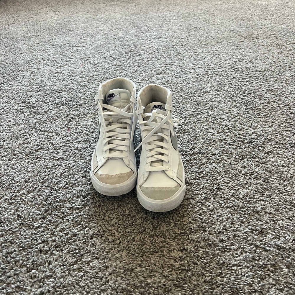 Nike Kids White and Tan Sneakers
